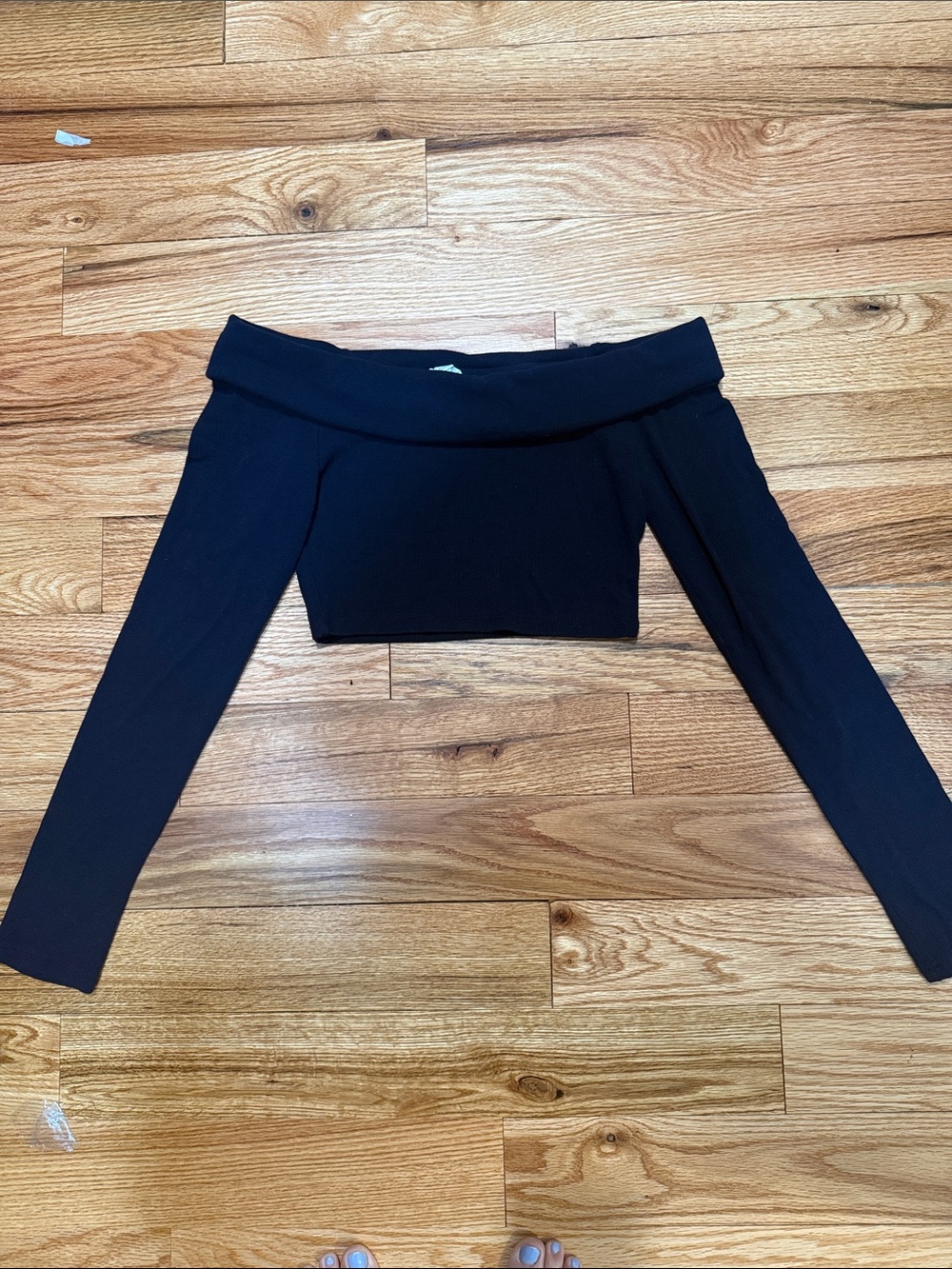 Garage Off-Shoulder Long Sleeve Crop Top